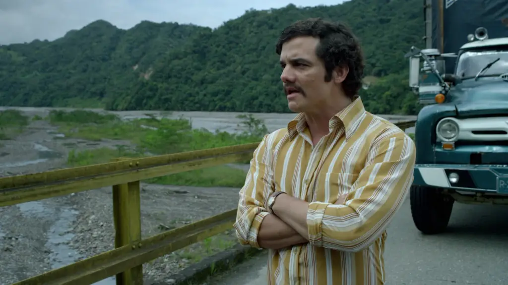 Practy browser extension on Netflix with dual Spanish–English subtitles and tap-to-translate.