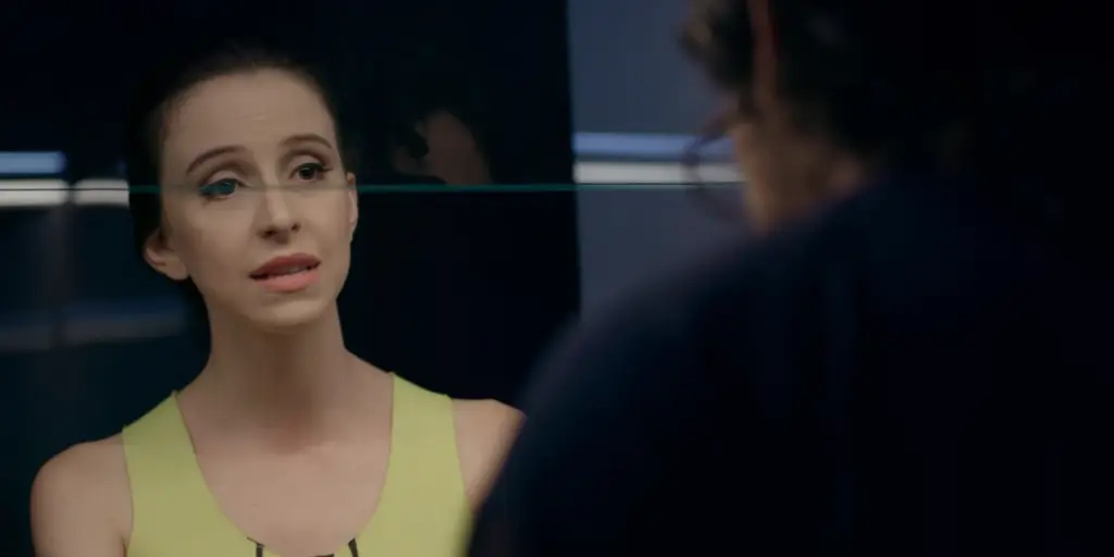 Practy browser extension on Netflix with dual Portuguese subtitles and tap-to-translate.